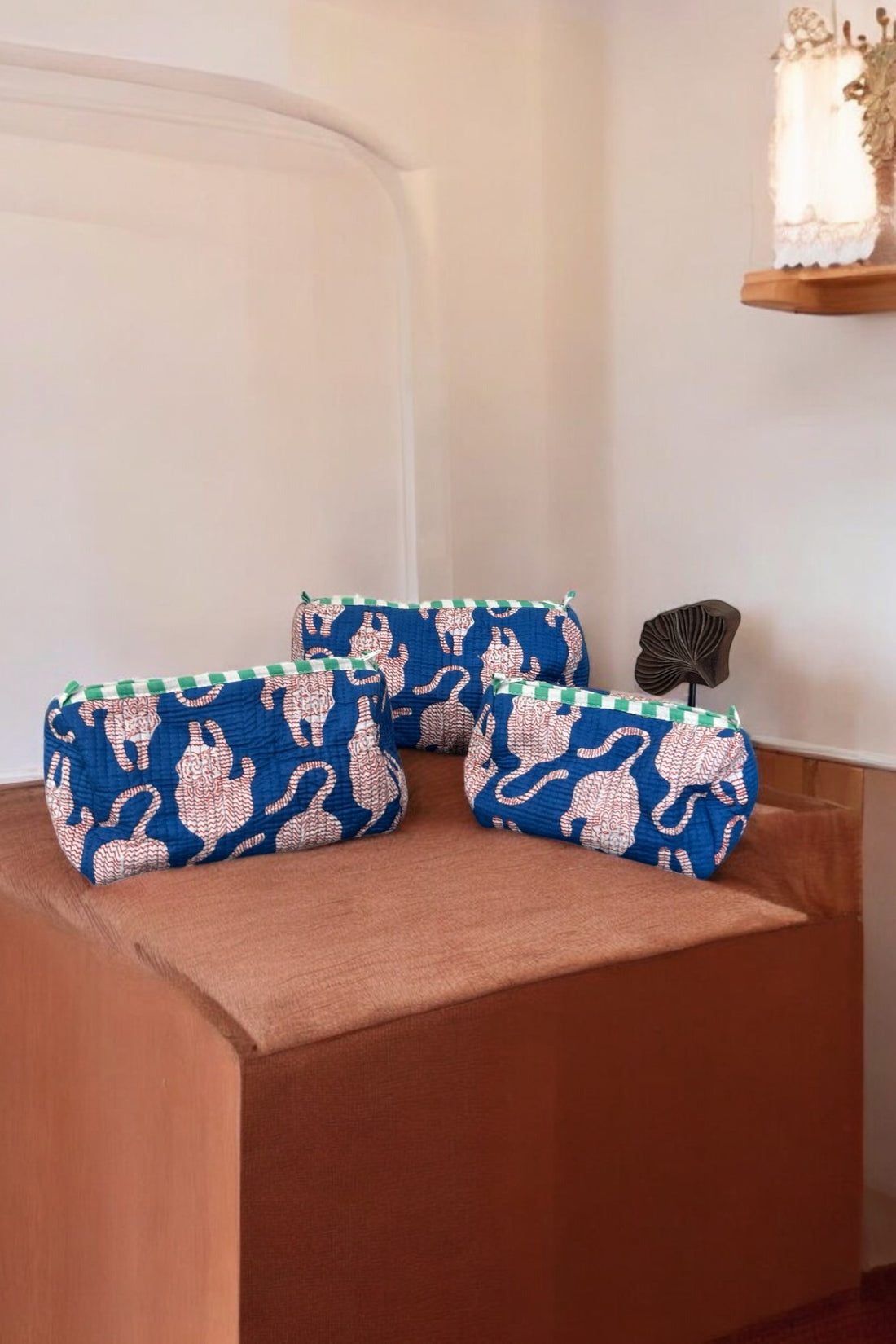 Set of 3 Travel Toiletry Pouches Blue Tiger