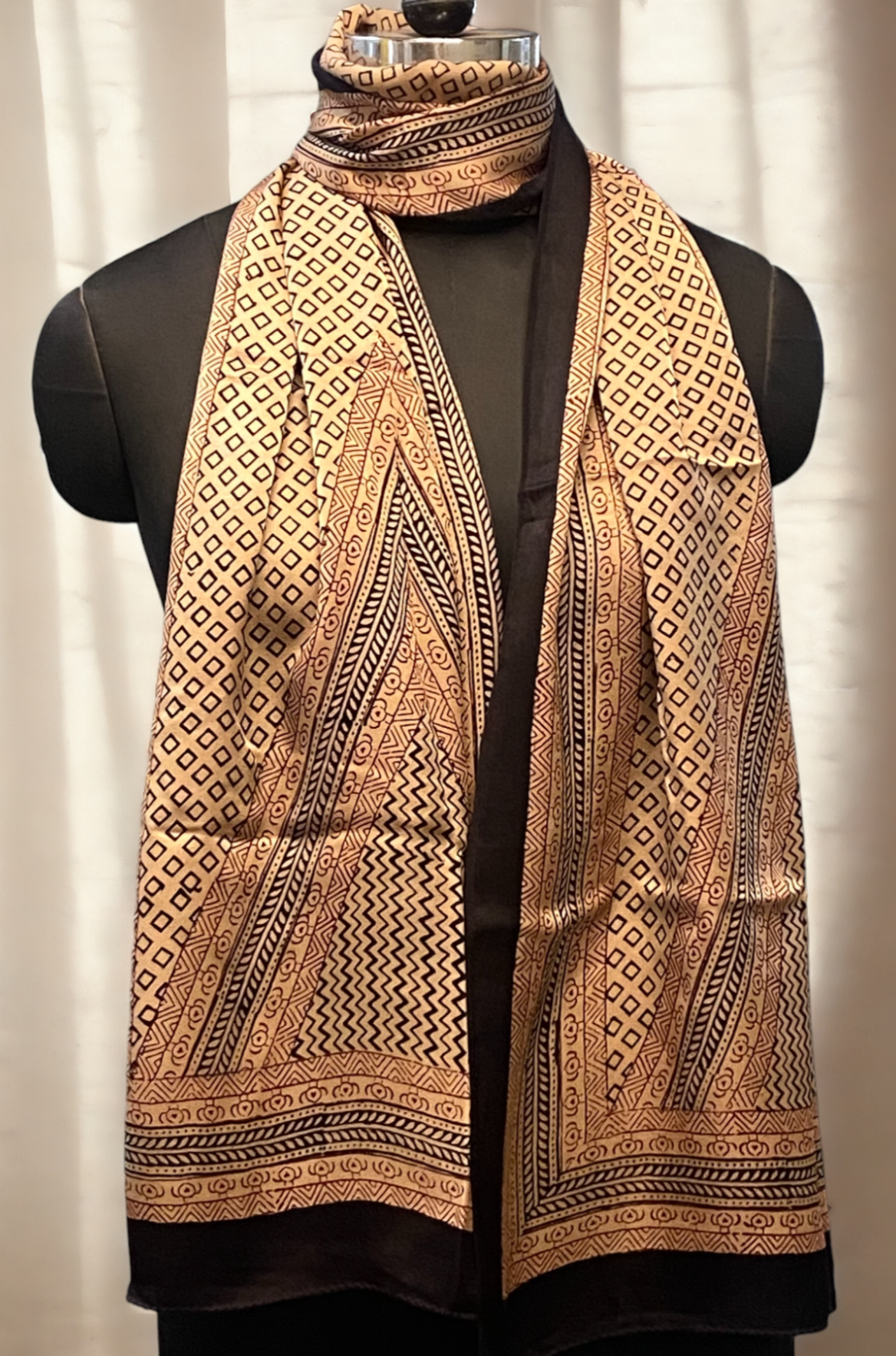 bagh silk stole ivory triangles