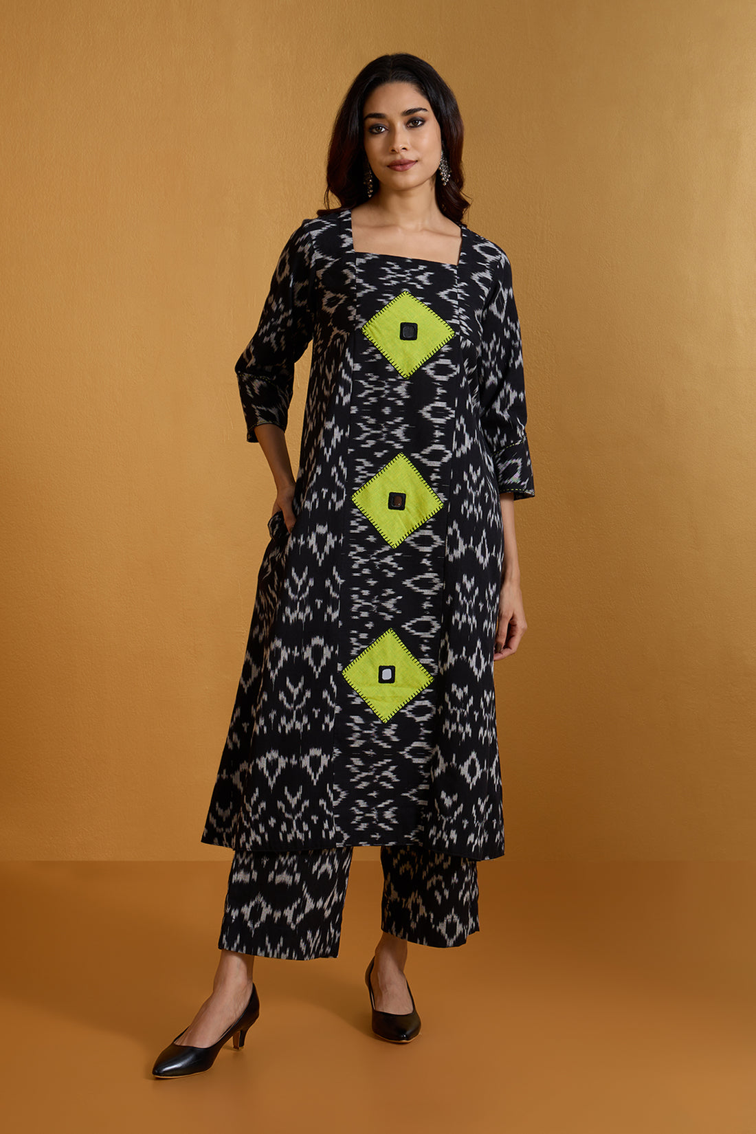 Co-ord Set Chalkboard Citrus a-Line Applique Panelled Kurta & Pants