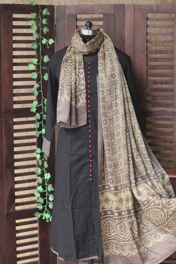 gajji ajrakh dupatta - kashish gold & chakkar riyal