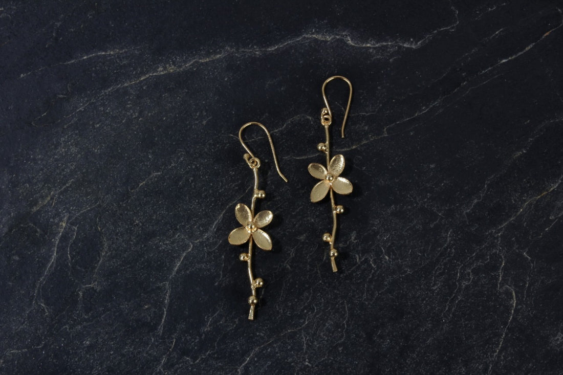 jewelry - berserk - gold plated floral vine loops